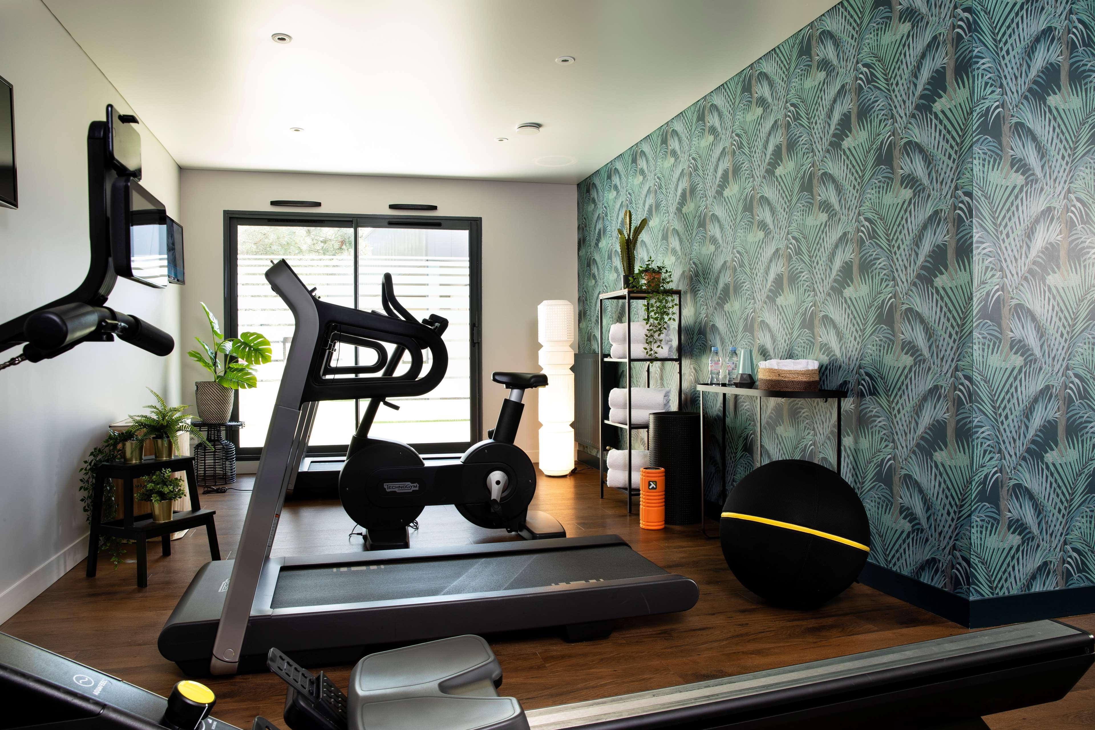 Western Les Rives Du Ter Hotel 4*