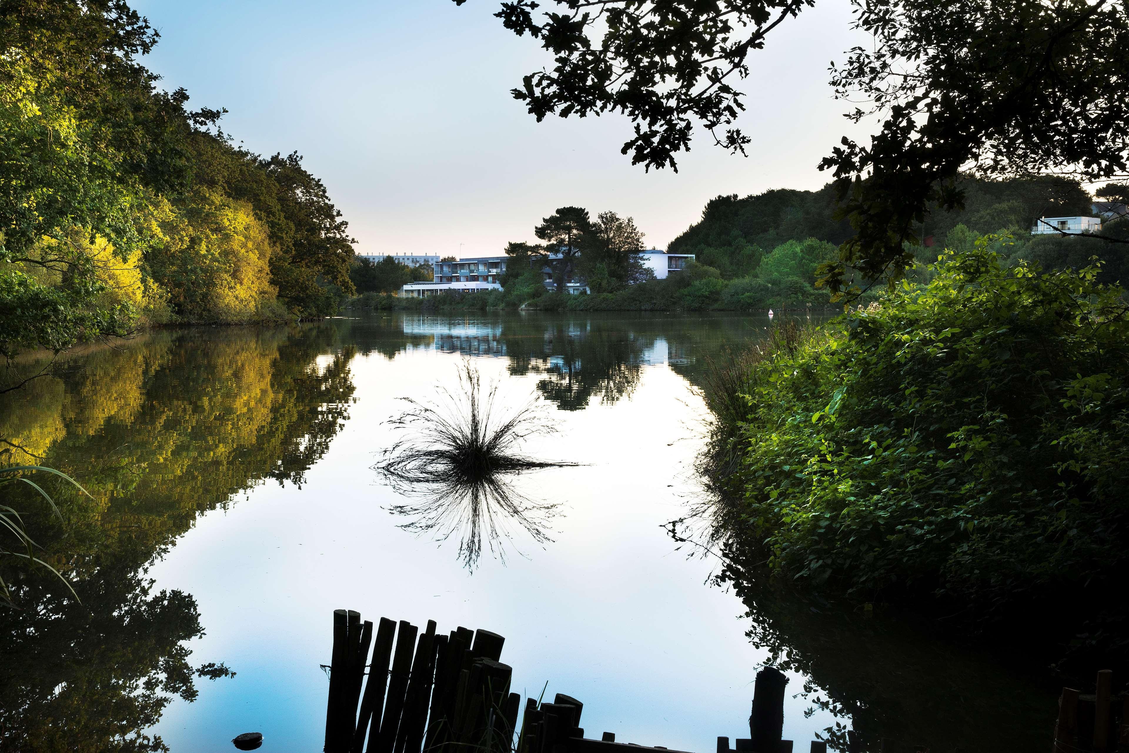 Western Les Rives Du Ter