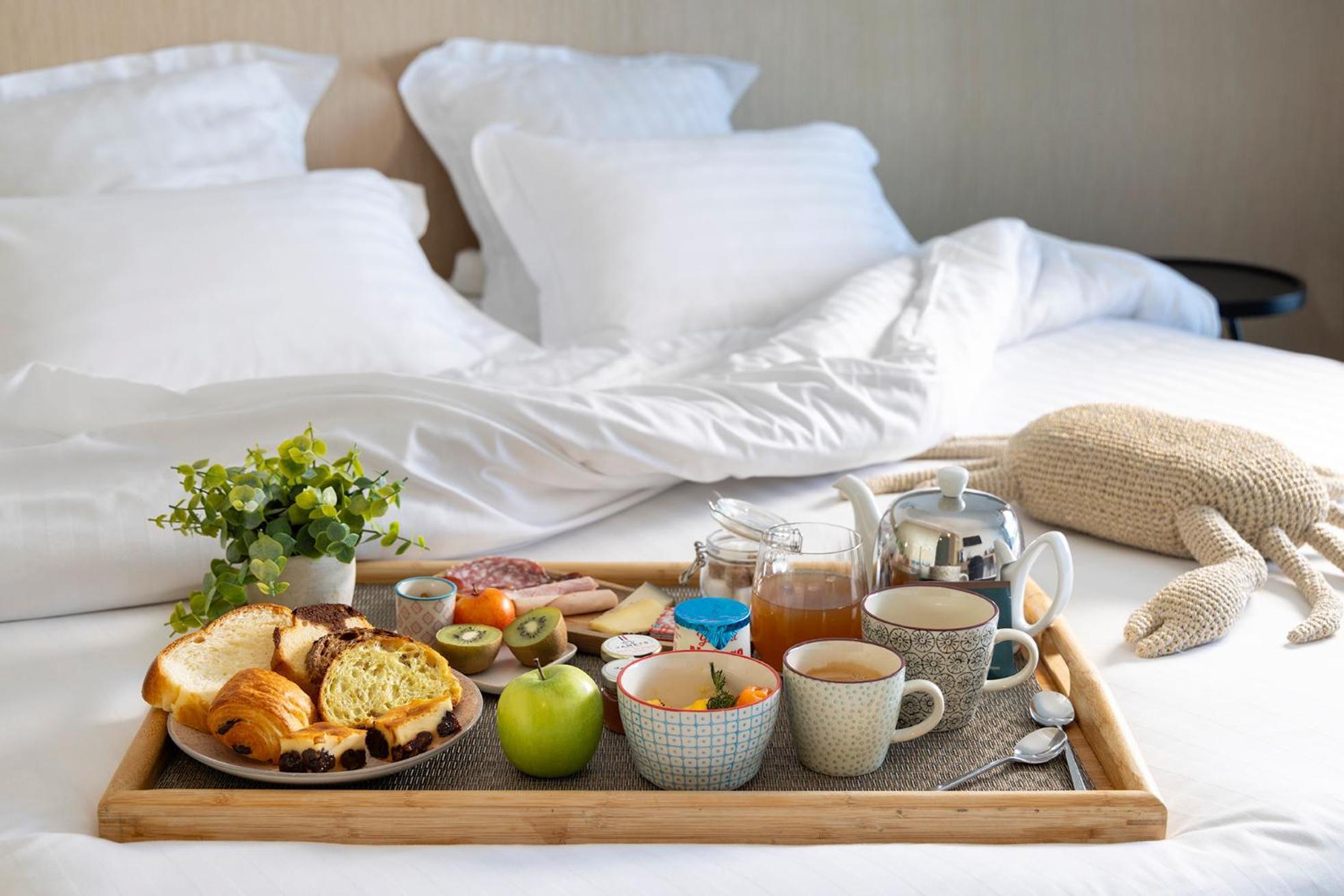 Western Les Rives Du Ter Hotel 4*