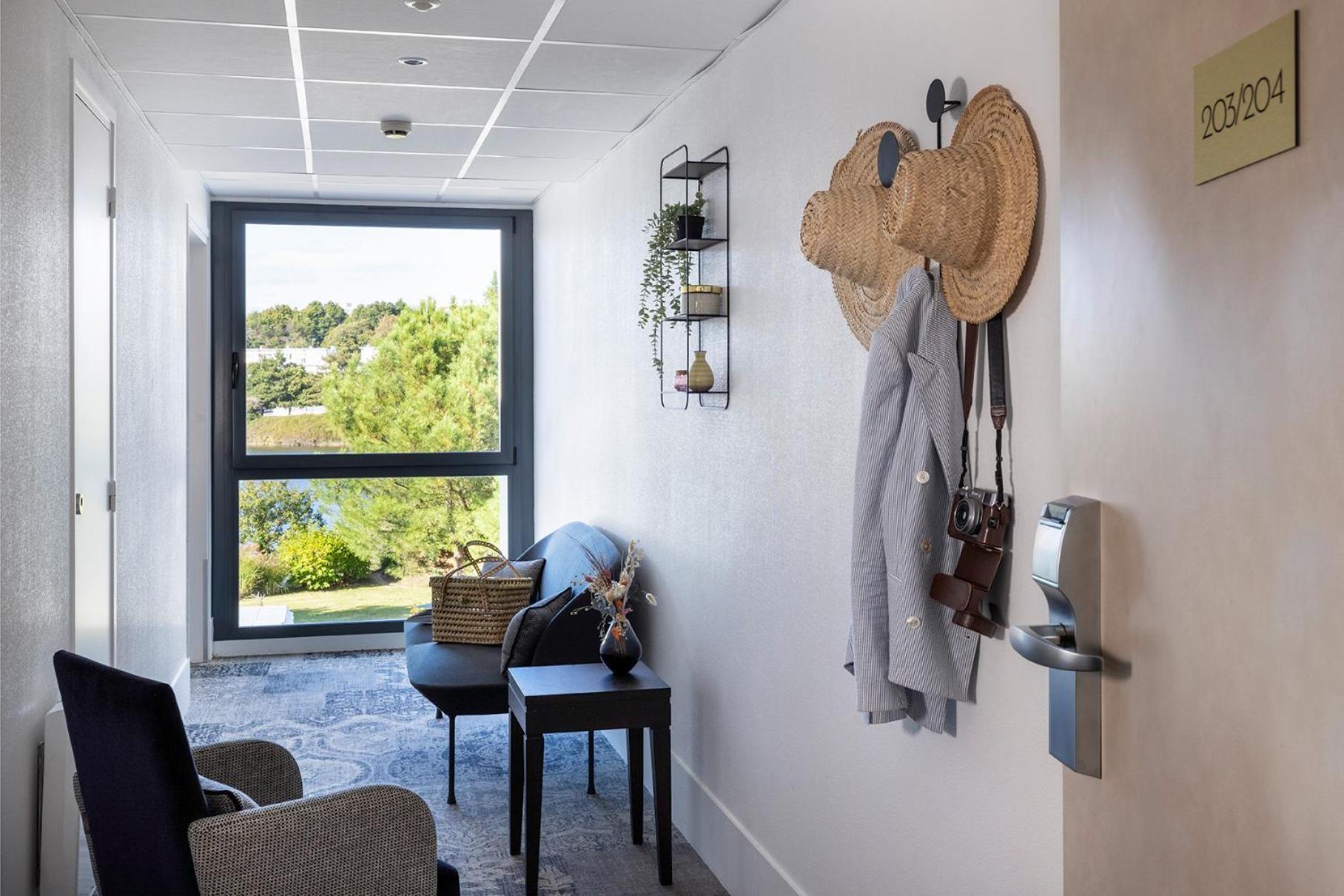 Hotel Western Les Rives Du Ter 4*